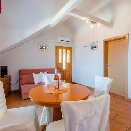 Stella - Two Bedroom With Balcony And Sea View Marilena