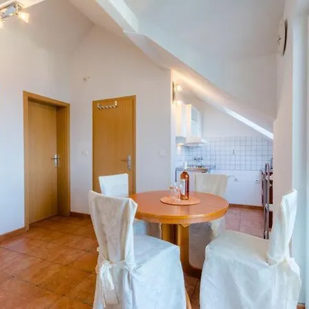 Stella - Two Bedroom With Balcony And Sea View Marilena * Splitska